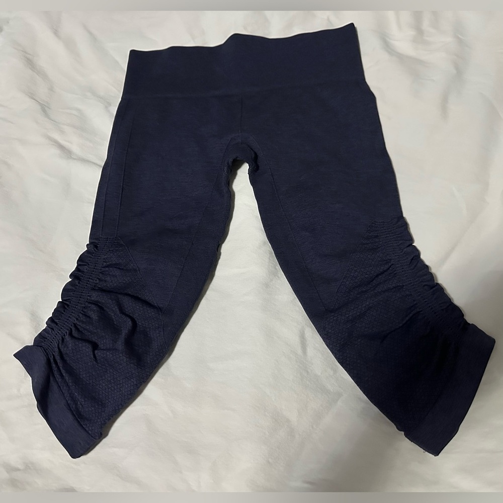 Lululemon: In The Flow Crop